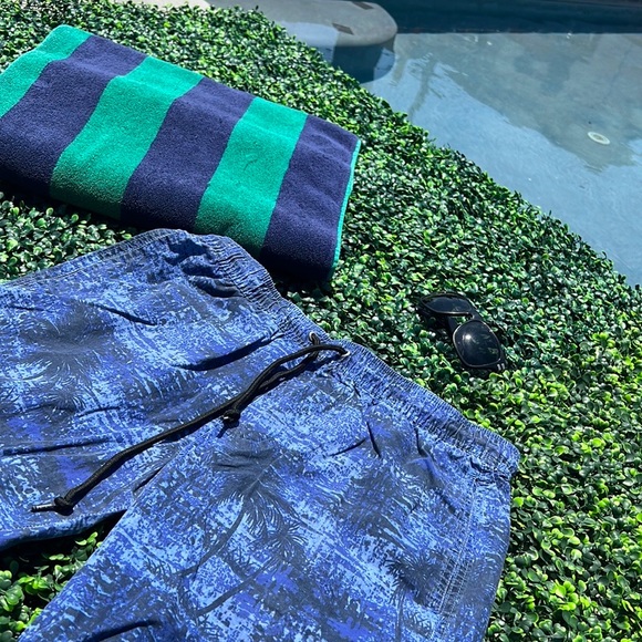 Nitrous Black Board Shorts - Picture 2 of 8